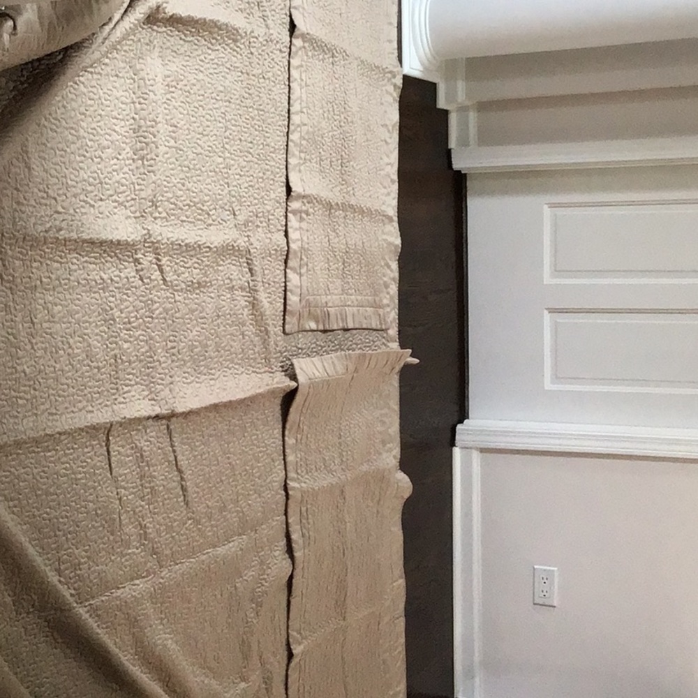 King size coverlet with shams